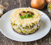 Сосновый бор слоеный с курицей и грибами