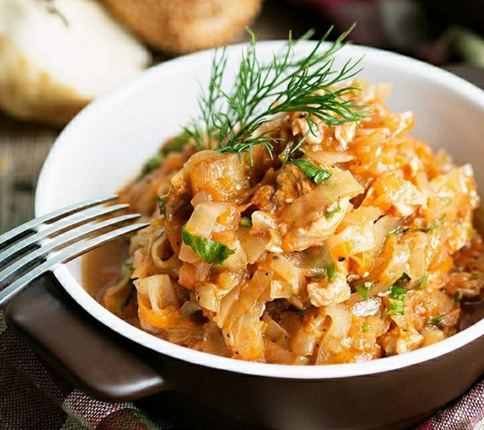 Капуста тушеная