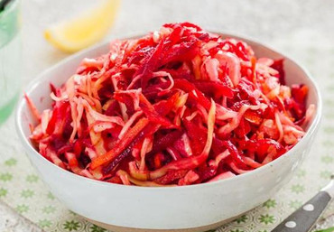 Из капусты со свеклой и морковью