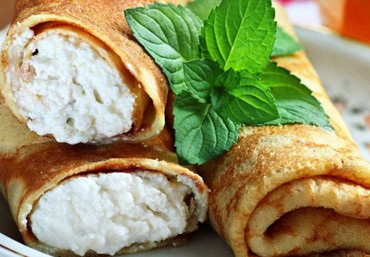 Блинчики с творогом  2 штуки
